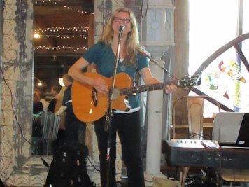 Hawthorn Hill 2016 Art for Shelter Event - Image 1